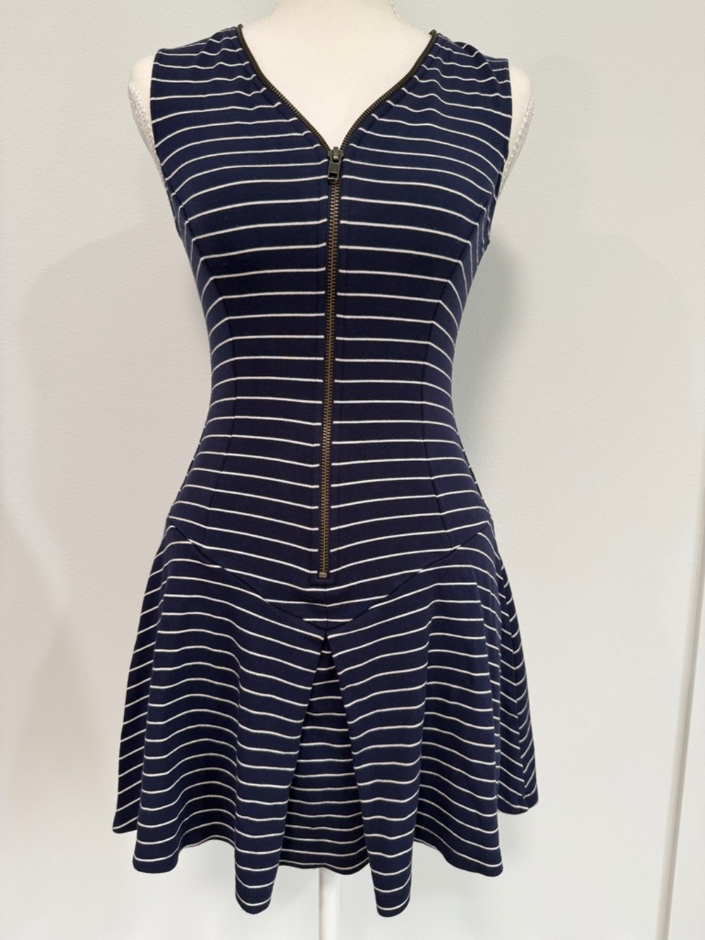 Theory Sayidres Striped Mini Dress Minimalist Nautical Zip Front Size 0 - Picture 3 of 7